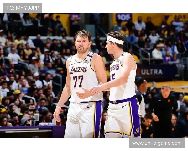 里夫斯手感低迷,东契奇回归助其找回进攻节奏 里夫斯手感低迷,东契奇回归助其找回进攻节奏